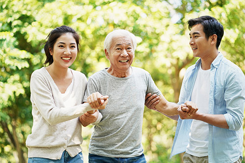 Spring Outdoor Activity Ideas for Assisted Living and Memory Care Seniors - Villa Rica, GA